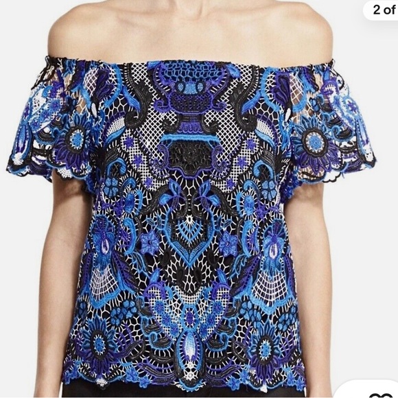Alice + Olivia Maxie Off-the-Shoulder Guipure Lace Top S - Picture 2 of 8